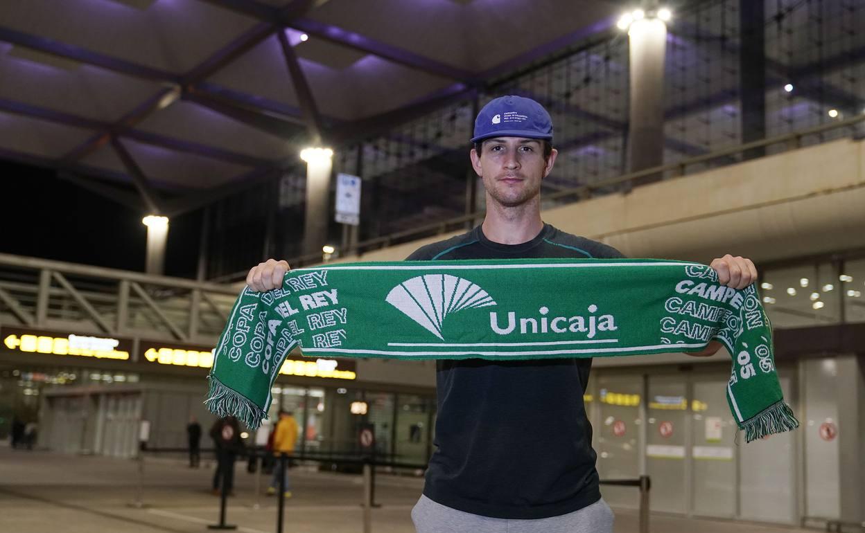 Frankie Ferrari, en el aeropuerto de Málaga este domingo. 