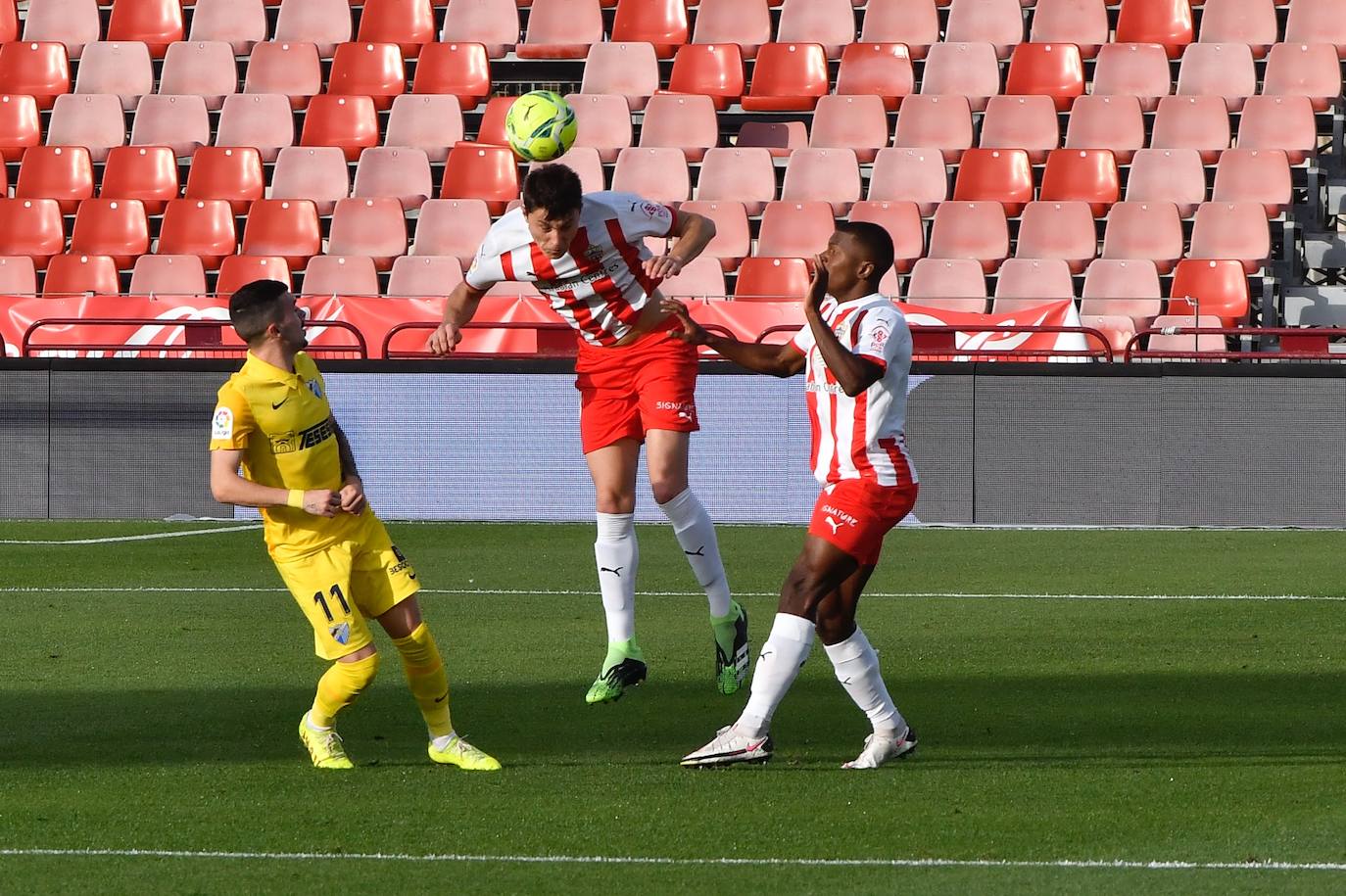 Fotos: Las mejores imágenes del Almería-Málaga