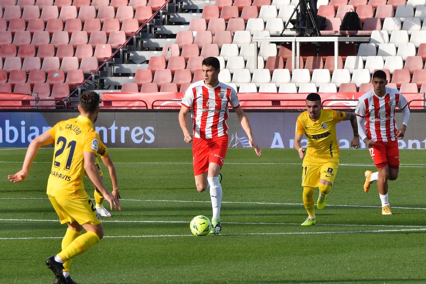 Fotos: Las mejores imágenes del Almería-Málaga