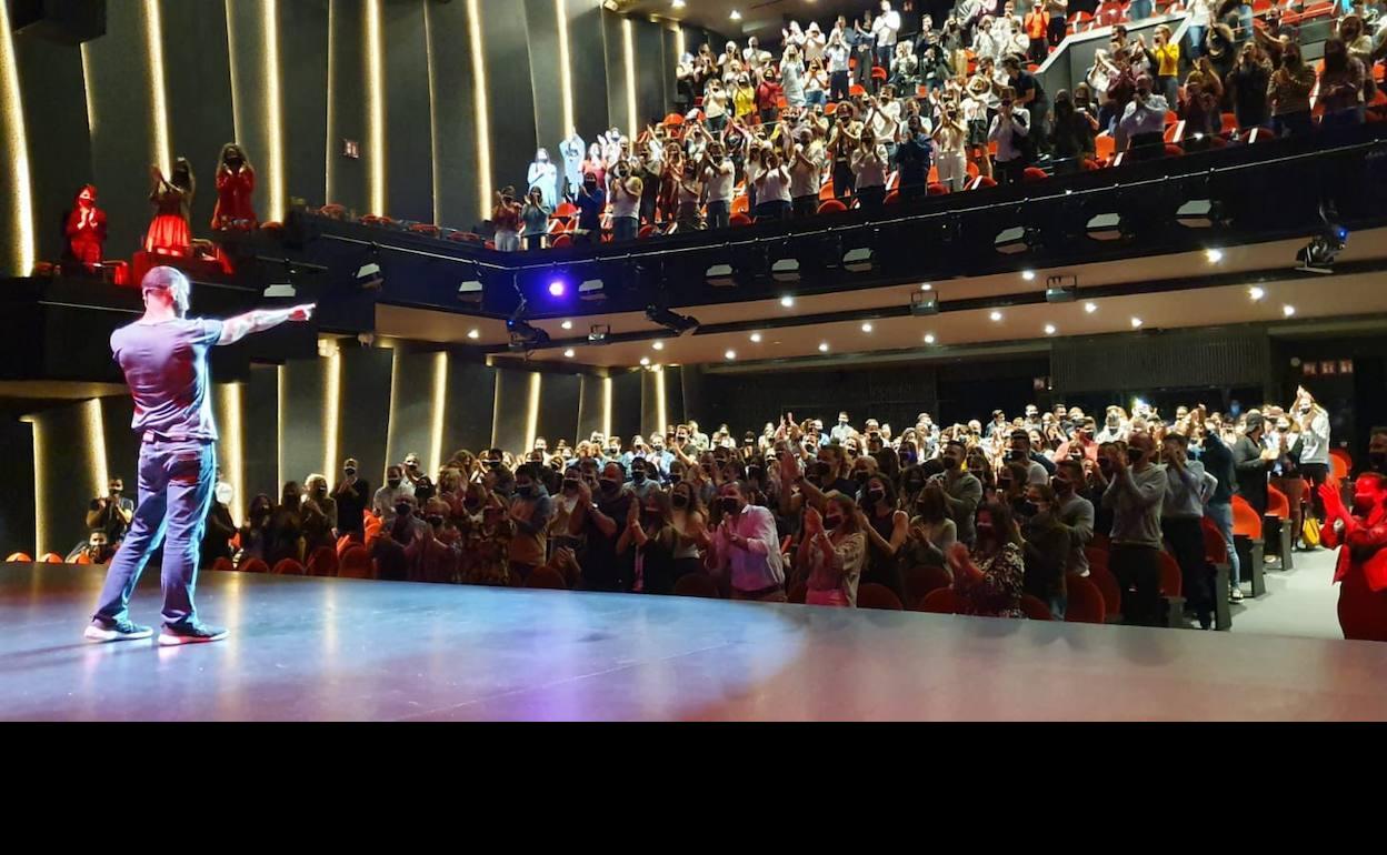 Imagen del Teatro del Soho en pie colgada por Dani Rovira en sus redes sociales. 