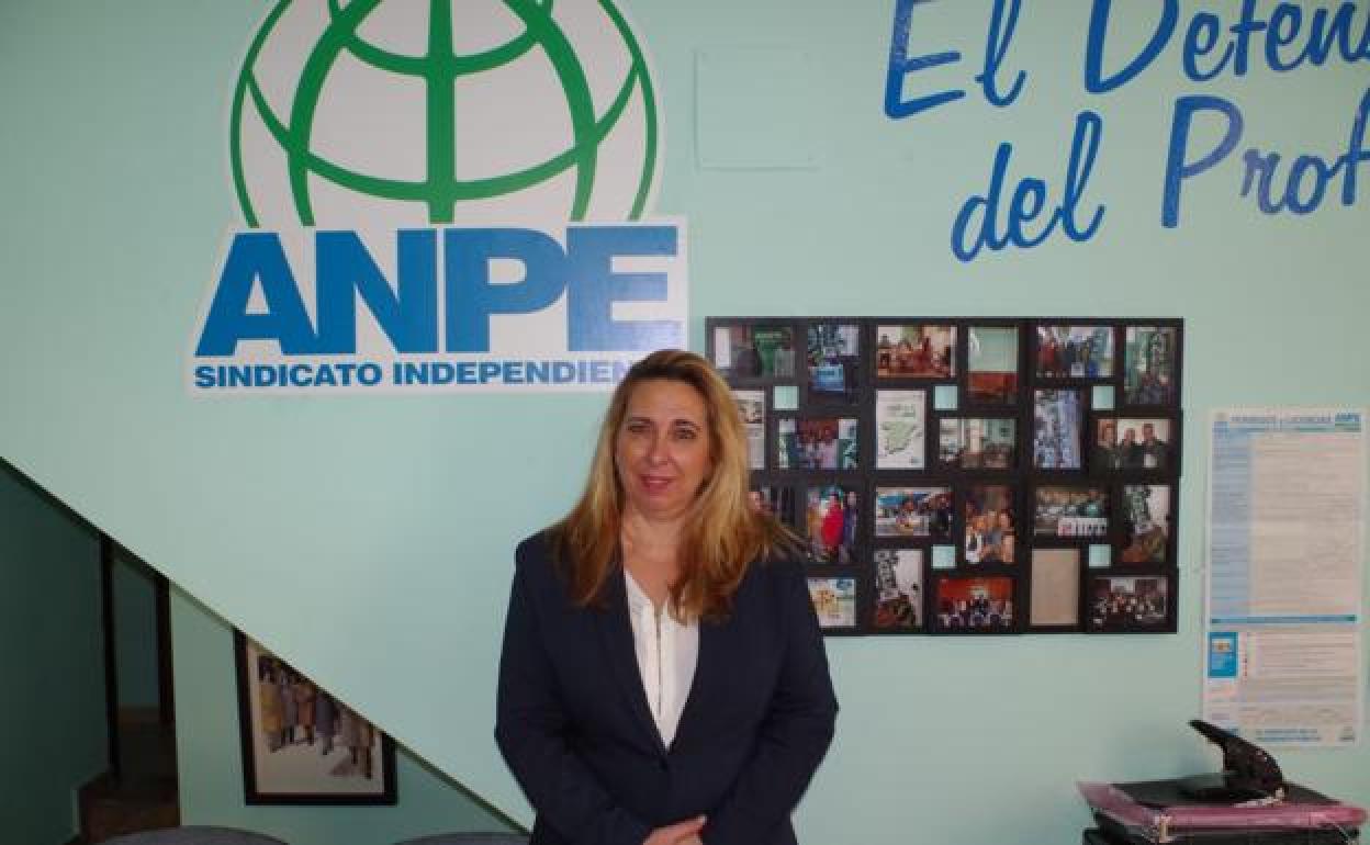 María del Amo, secretaria provincial del sindicato de profesores ANPE. 