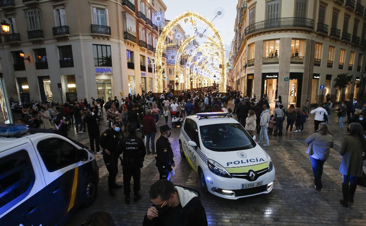 La Junta no endurecerá de momento las restricciones cara a la Navidad en Andalucía