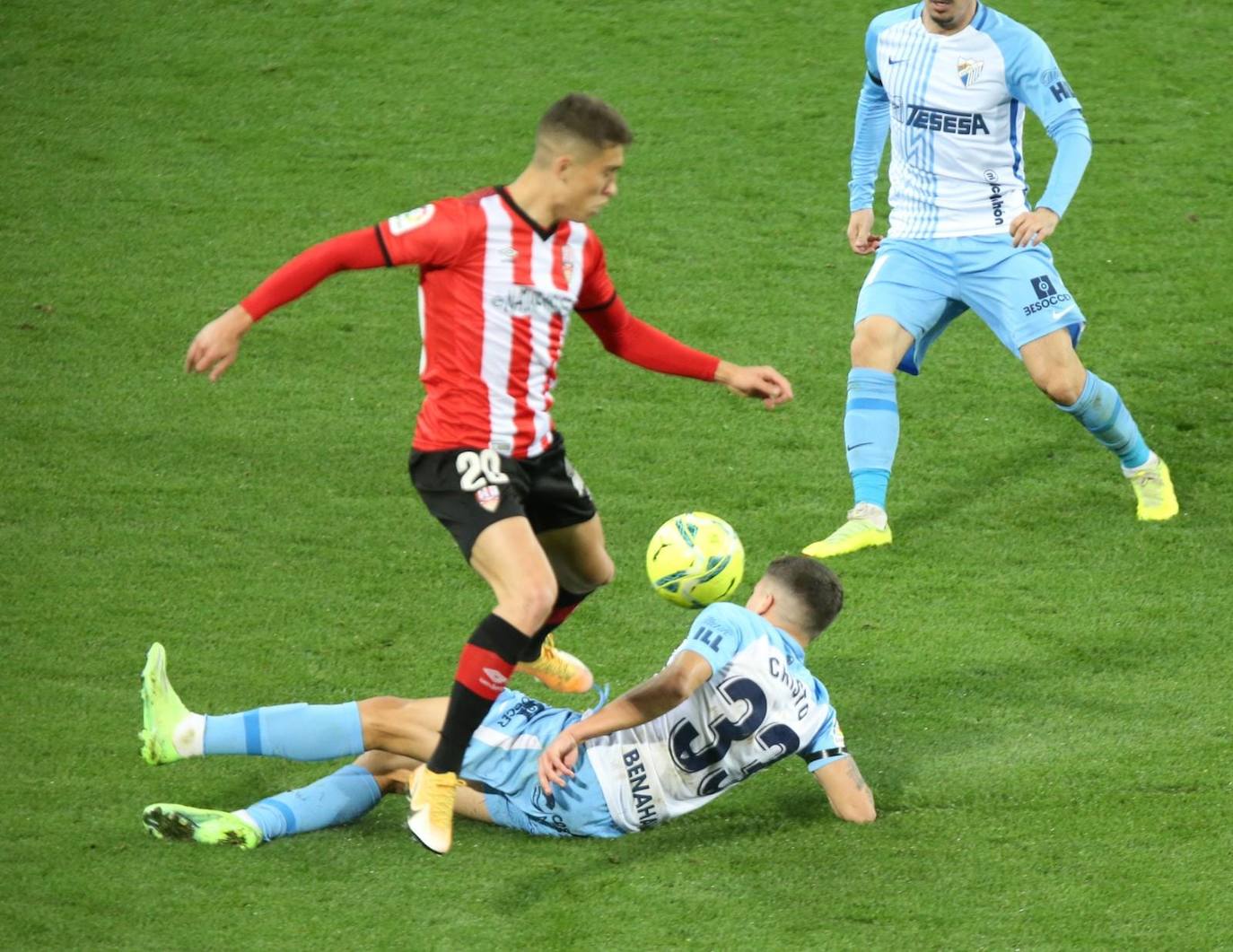 El partido se volvió a disputar en una Rosaleda sin público 