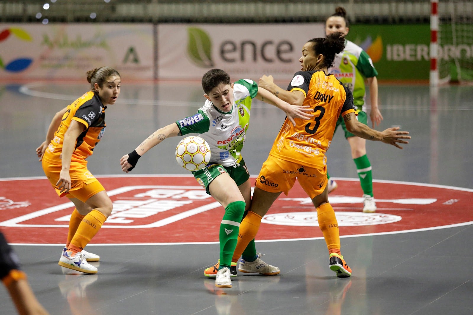 El cuadro lucense administra la ventaja mínima de un gol de doble penalti de Elena Aragón al final del primer tiempo, sin sufrir demasiado ante el Poio Pescamar