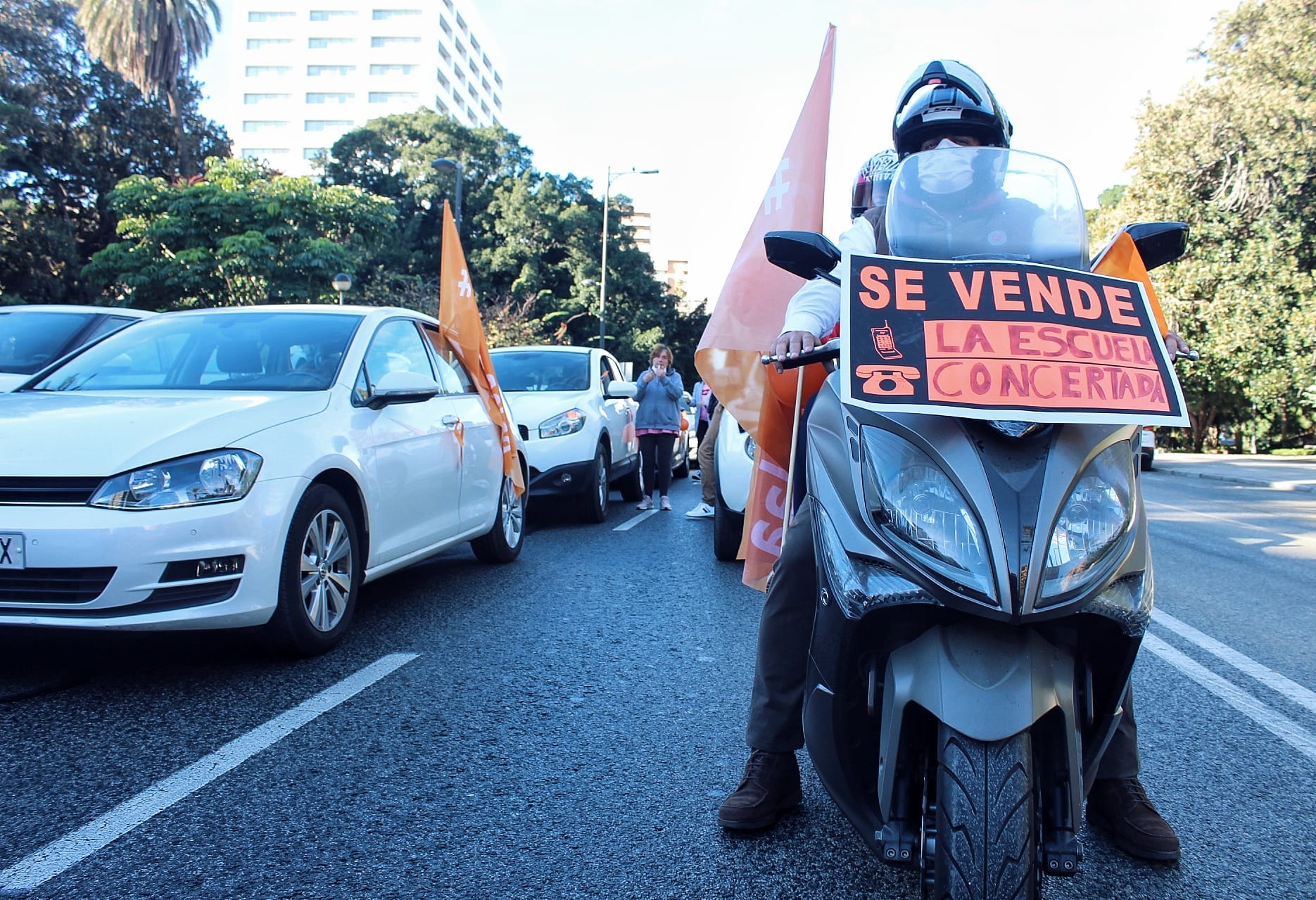 La caravana recorre calles del centro, desde la avenida de la Aurora al puente de la Misericordia