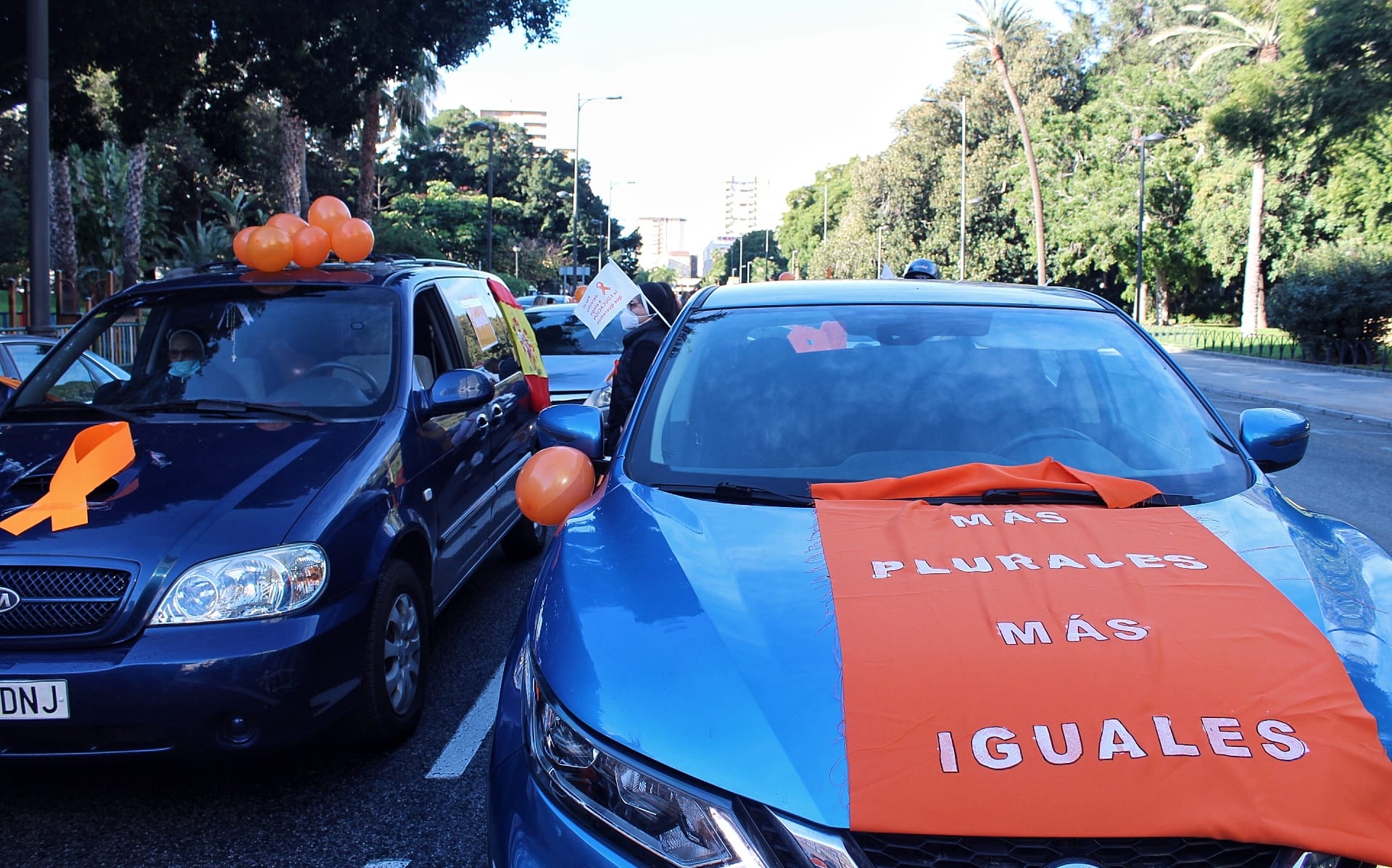 La caravana recorre calles del centro, desde la avenida de la Aurora al puente de la Misericordia