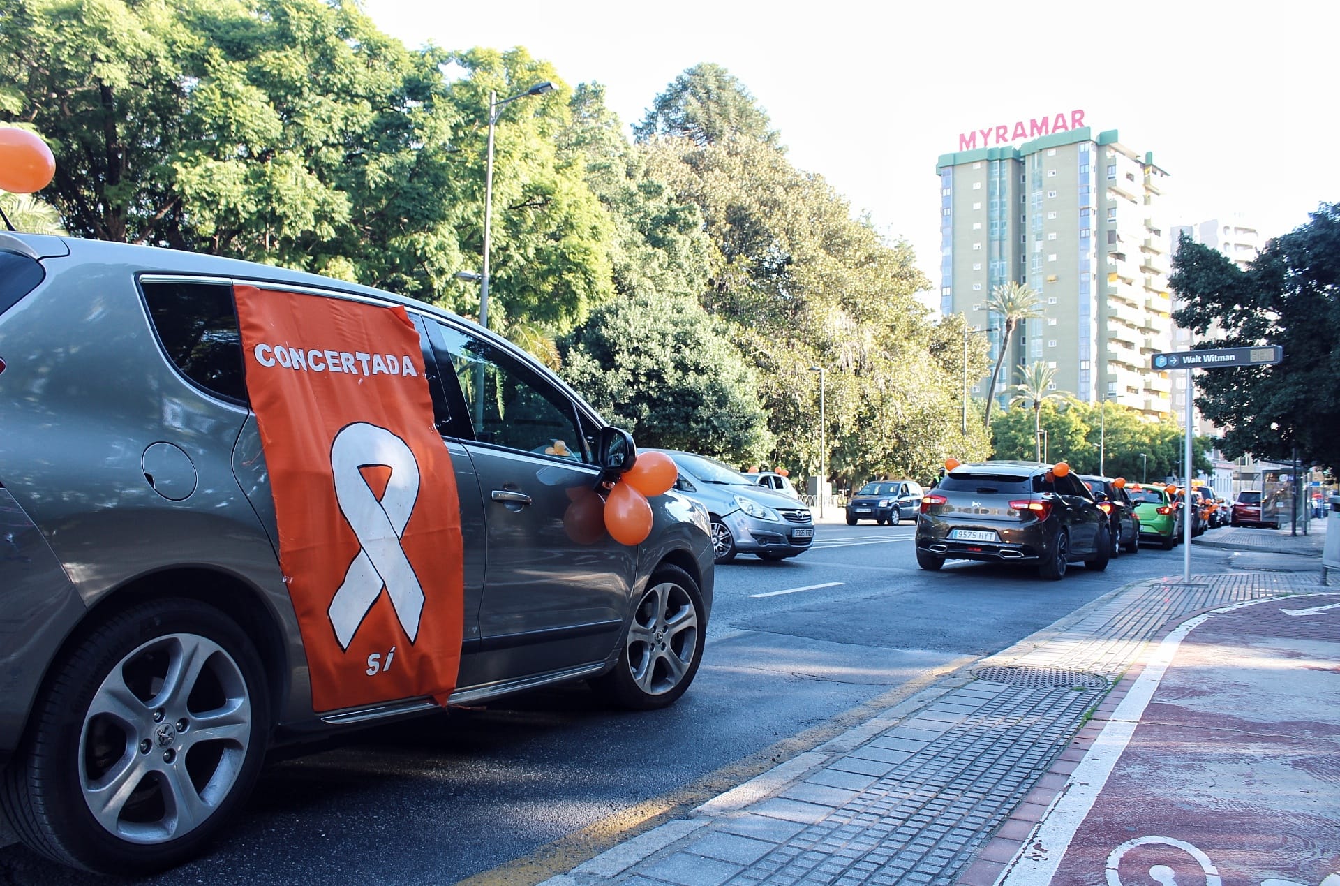La caravana recorre calles del centro, desde la avenida de la Aurora al puente de la Misericordia