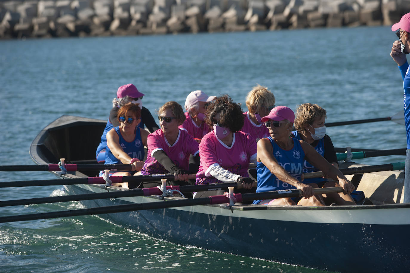 El Real Club Mediterráneo, escenario este domingo de la Regata de Invierno de Remo de Banco Fijo 'Ciudad de Málaga', organizada por el área de Deporte del Ayuntamiento de la ciudad, con el asesoramiento técnico de la Asociación Deportiva Málaga Dragon Boats BCS (Supervivientes del cáncer de mama)