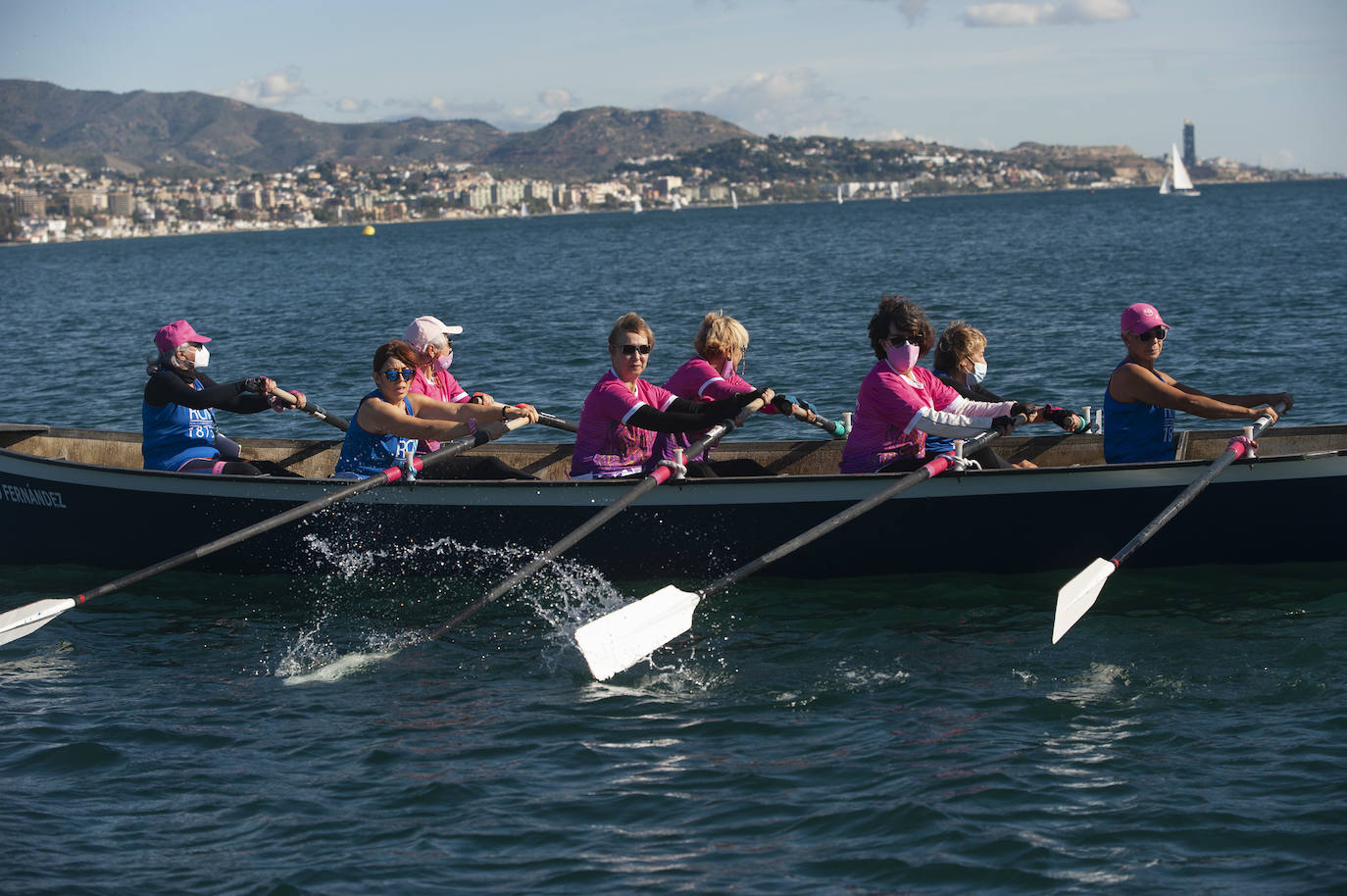 El Real Club Mediterráneo, escenario este domingo de la Regata de Invierno de Remo de Banco Fijo 'Ciudad de Málaga', organizada por el área de Deporte del Ayuntamiento de la ciudad, con el asesoramiento técnico de la Asociación Deportiva Málaga Dragon Boats BCS (Supervivientes del cáncer de mama)