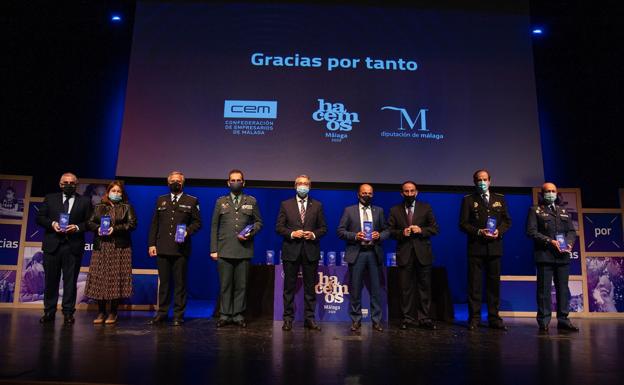 Imagen principal - Los Premios Hacemos Málaga homenajean la «unión de fuerzas» de sociedad civil e instituciones en la lucha contra la pandemia