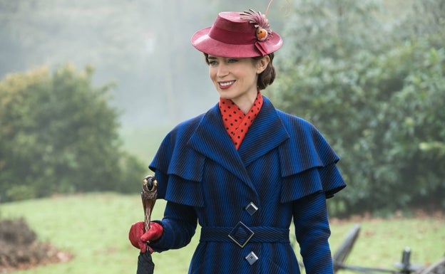 Imagen principal - Fotograma de 'El regreso de Mary Poppins' (arriba) y Robin Williams, protagonista de 'Patch Adams' (abajo), cuyas partituras creó Marc Shaiman. A la derecha, el compositor, con el libro escrito por Hardasmal. 