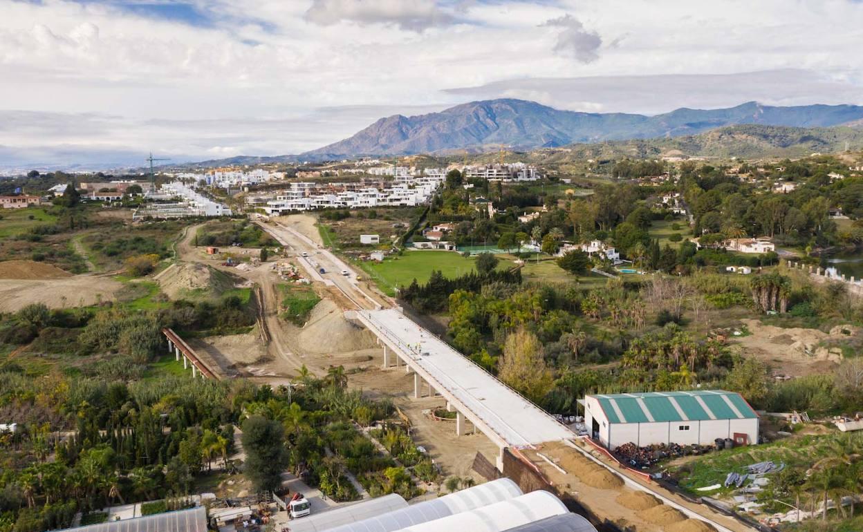 VIsta aérea de las obras del puente y la pasarela peatonal. 