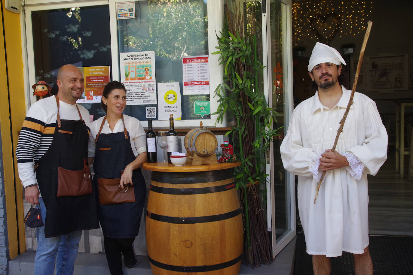 Los personajes del mundo del vino se pasean por Nueva Málaga. 