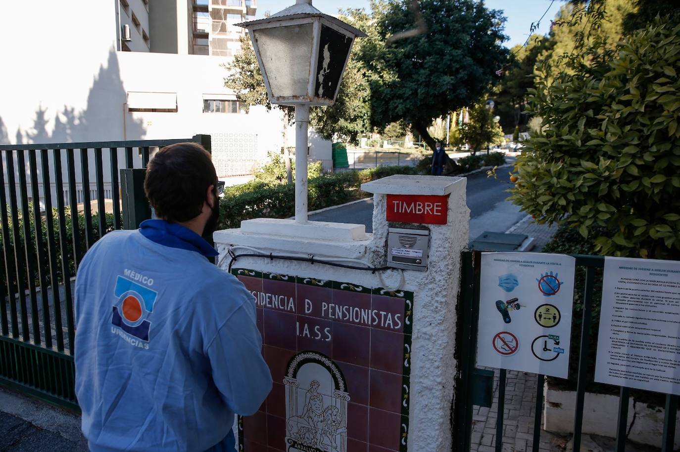 Preparativos para empezar la vacunación en la residencia de mayores de El Palo. 