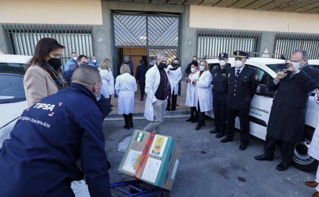 Llegada de las primeras vacunas a Andalucía 