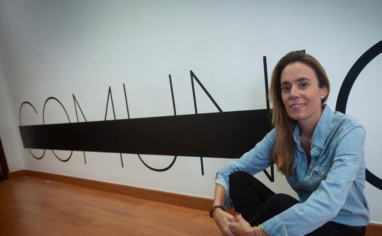 Mara Rubio, en las instalaciones de Cuatrocento, la agencia de comunicación que ella misma fundó en Málaga. 