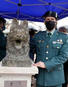 Imagen secundaria 2 - Algunos momentos de la inauguración del monumento a Ajax. 