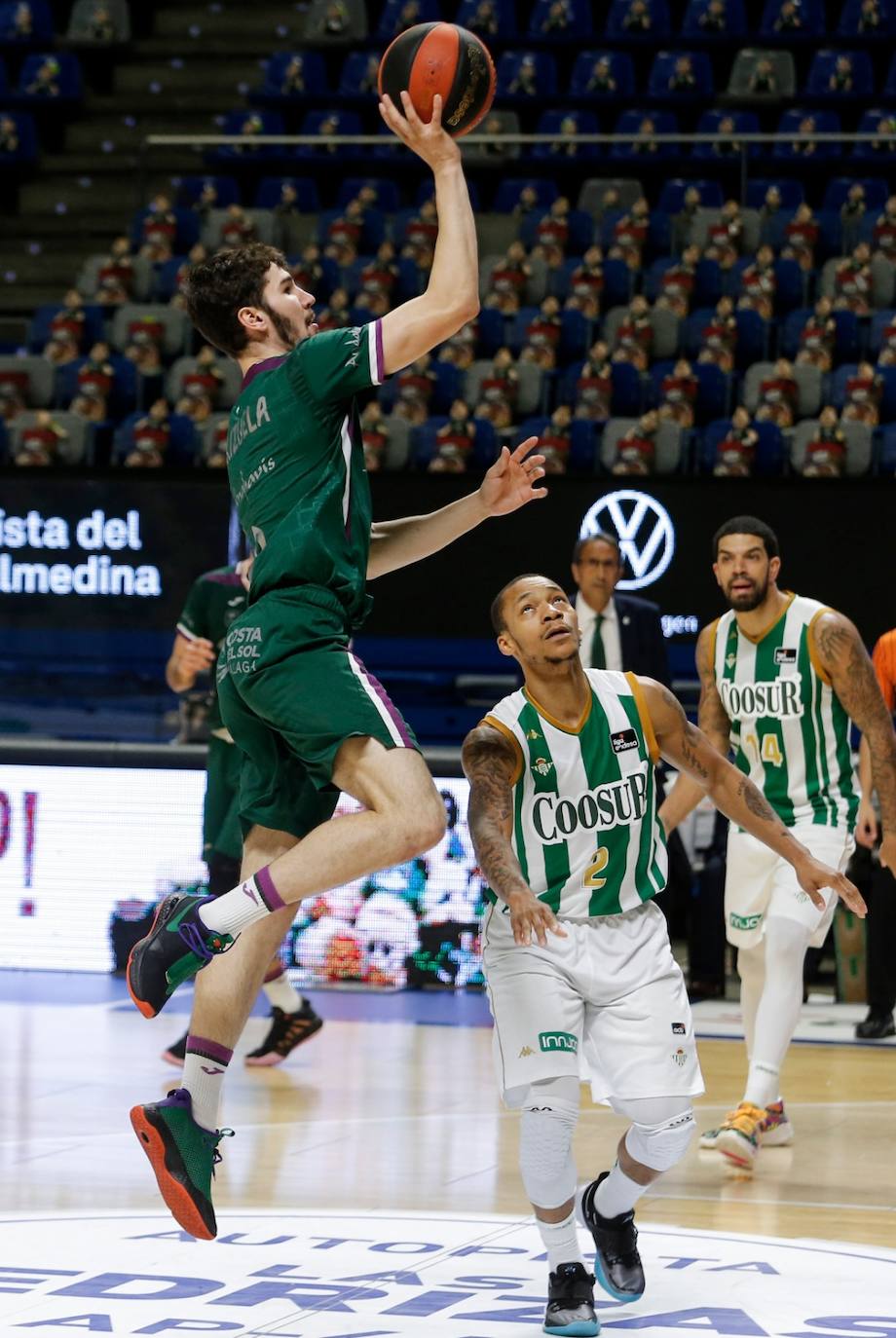 El Unicaja pierde en casa con el Betis en la prórroga. 