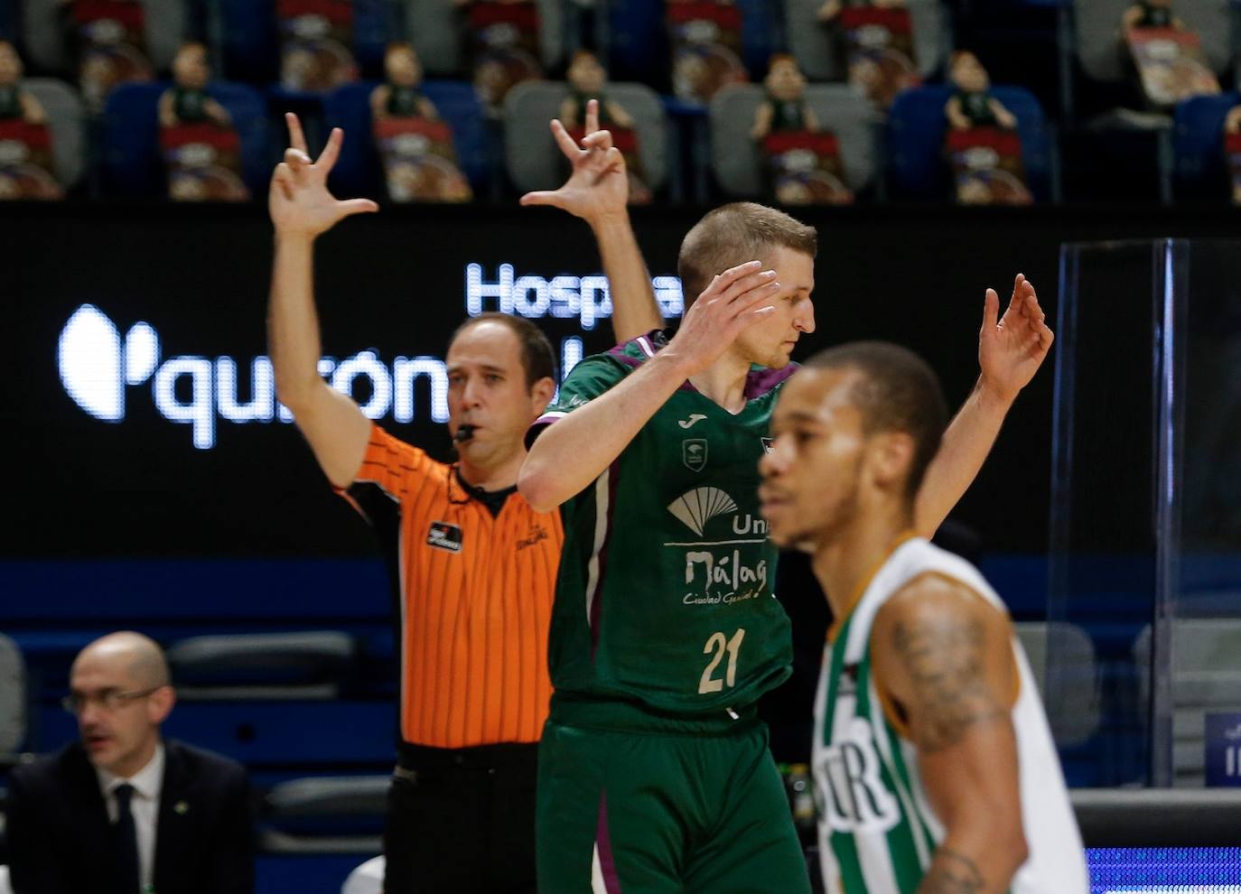 El Unicaja pierde en casa con el Betis en la prórroga. 