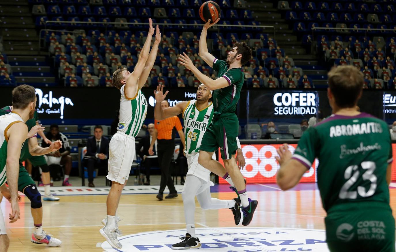 El Unicaja pierde en casa con el Betis en la prórroga. 