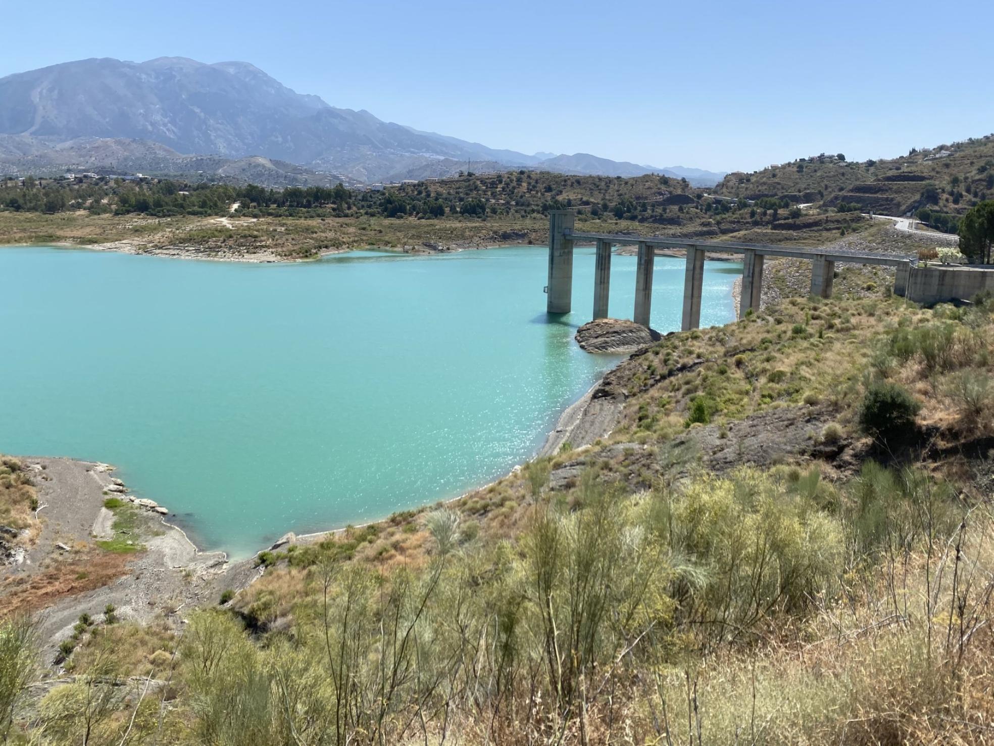 El embalse de La Viñuela almacena el 27% de su capacidad total, con 44 hectómetros. e. cabezas