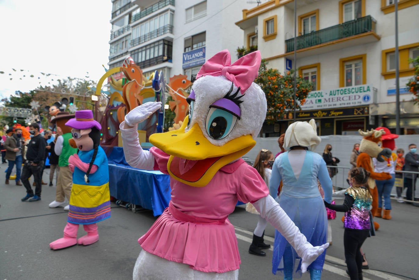 El Ayuntamiento de Marbella ha sustituido la Cabalgata de los Reyes Magos por un circuito en formato estático, situado en la Avenida Ricardo Soriano, entre el Paseo de la Alameda y el edificio de Marqués de Salamanca. El circuito está vallado y se transita caminando