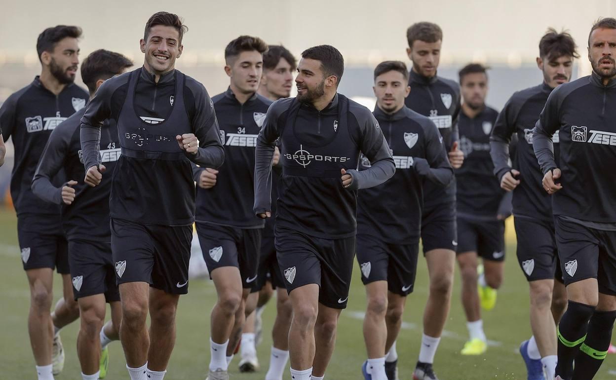 Al frente de un grupo de jugadores en el entrenamiento del lunes, Chavarría y Alexander (a la izquierda), dos efectivos que podrían tener minutos hoy. 