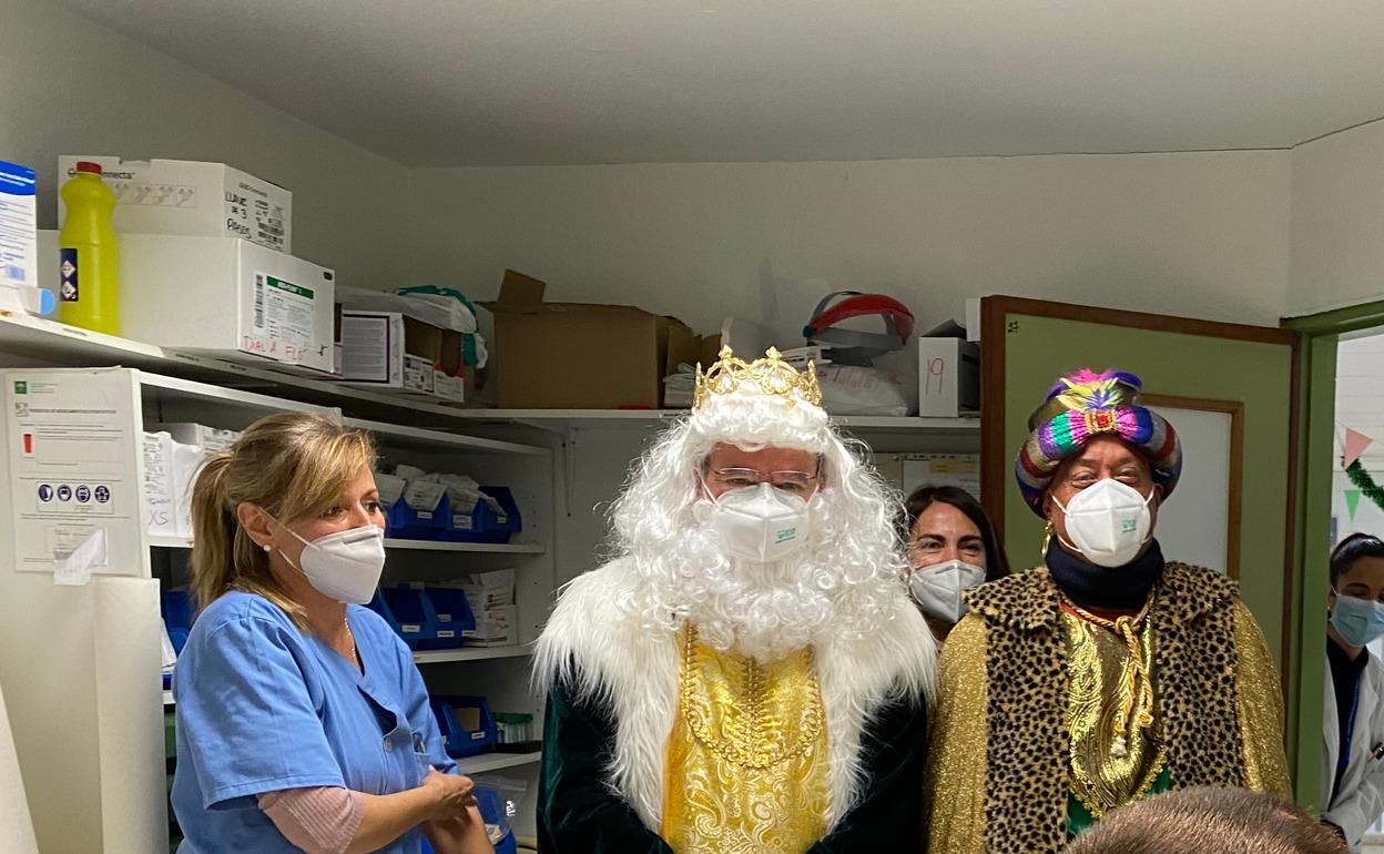 La magia de los reyes magos llega al hospital materno | diario sur