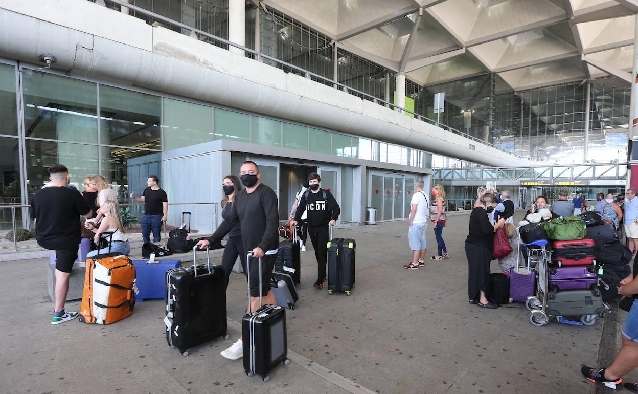 Los turistas extranjeros que viajen a Andalucía tienen ya un seguro gratis por Covid-19