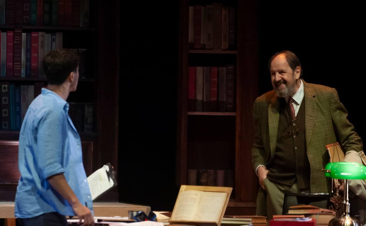 Josep María Pou protagoniza la obra, junto a Alejandro Bordanove y María Cirici. 