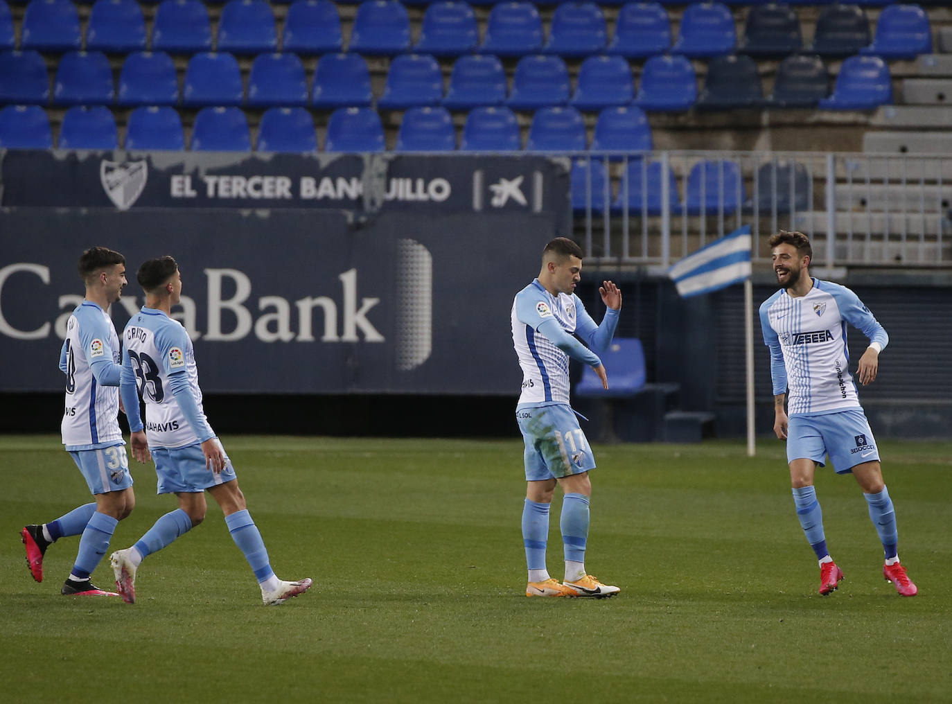 Los malaguistas celebran el gol de Rahmani 