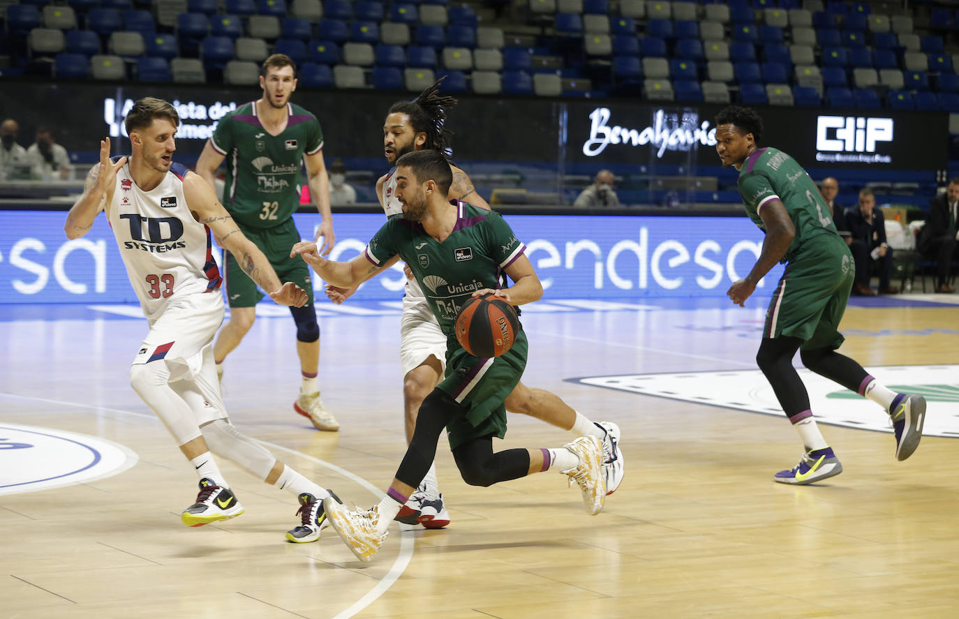 El Unicaja, derrotado en casa por el Baskonia. 