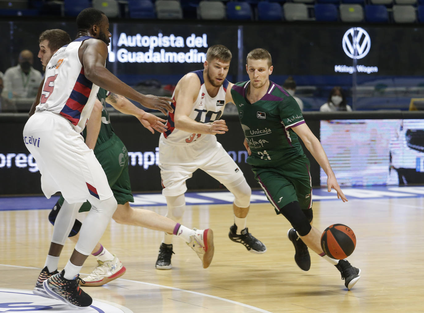 El Unicaja, derrotado en casa por el Baskonia. 