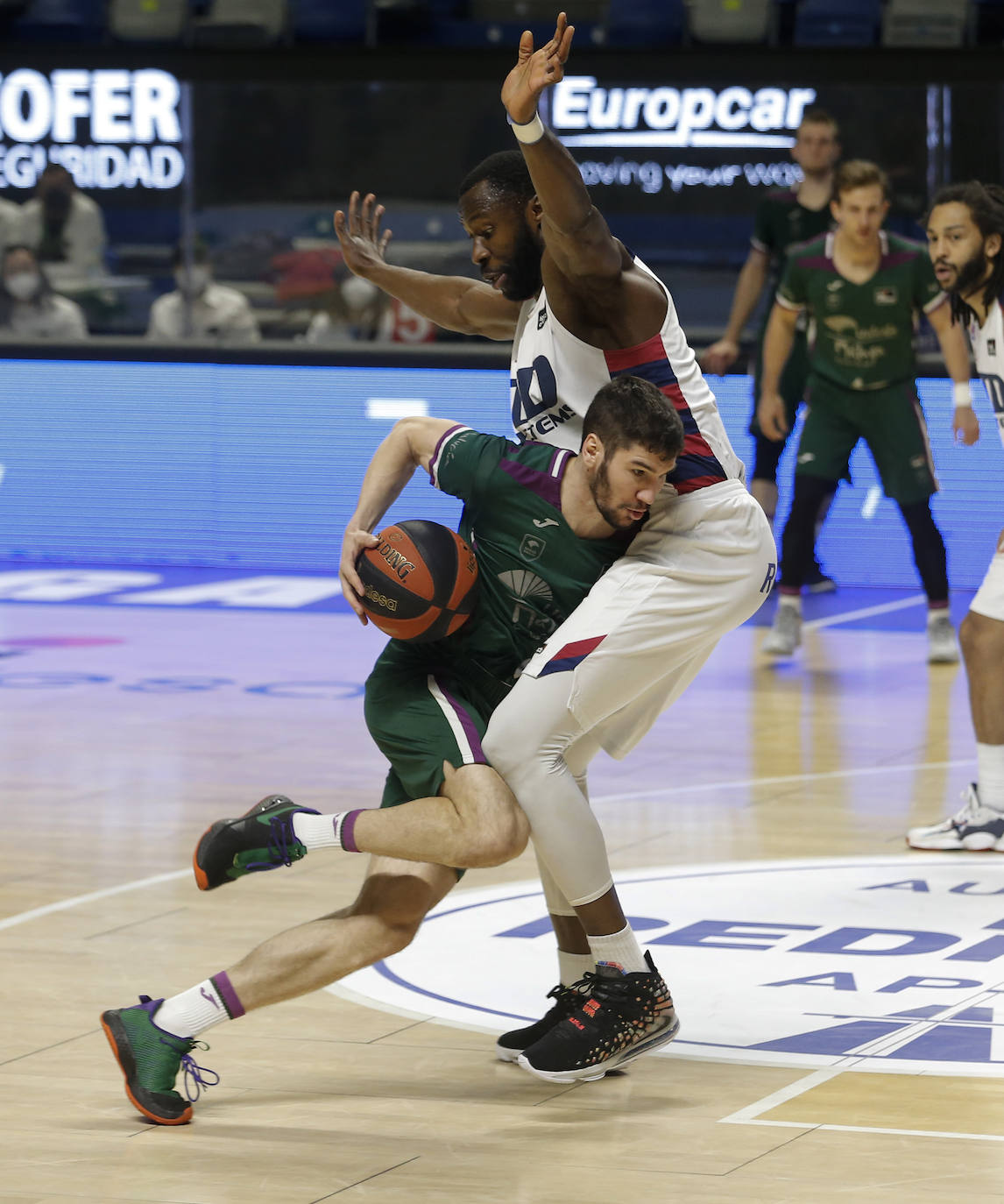 El Unicaja, derrotado en casa por el Baskonia. 