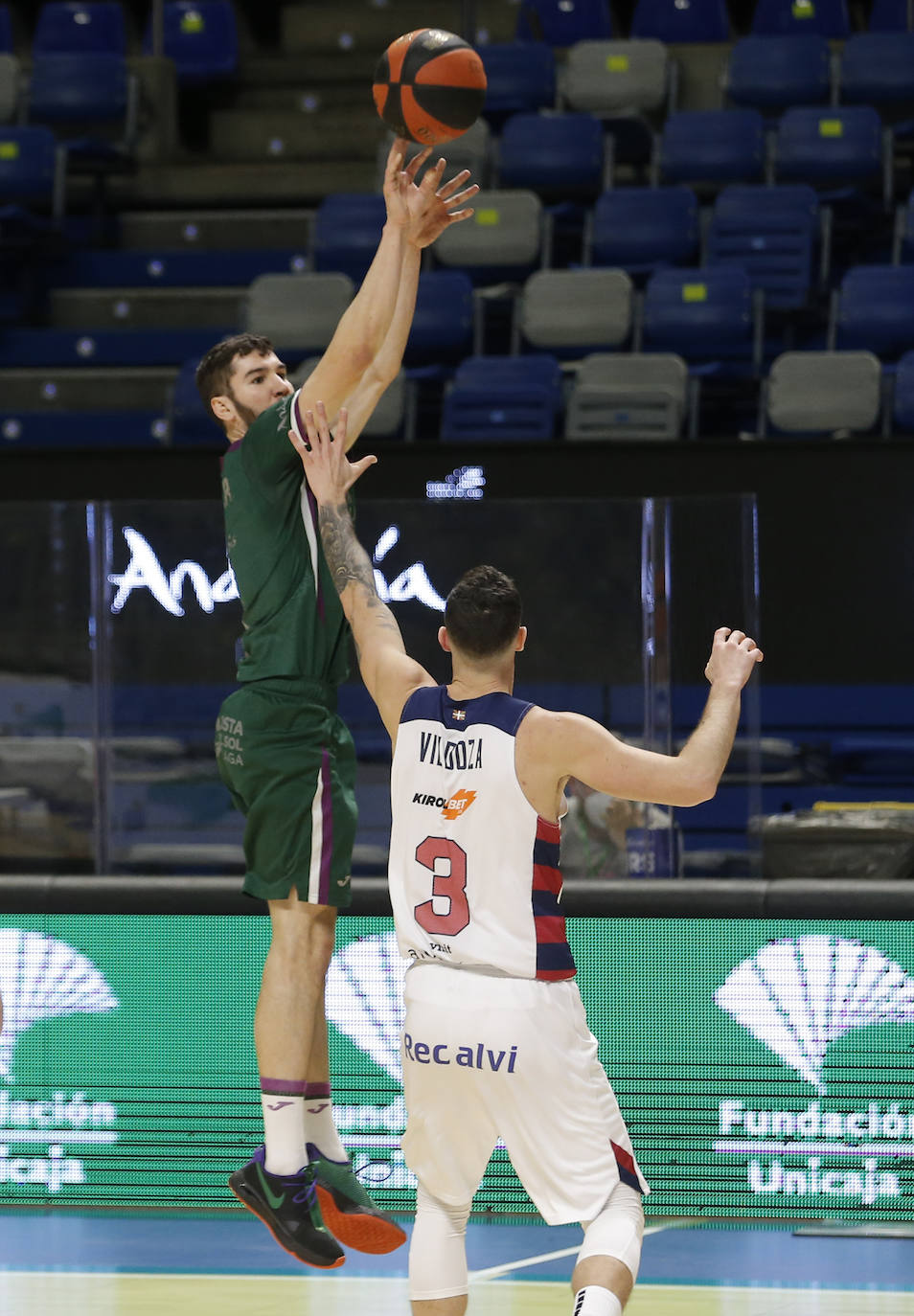 El Unicaja, derrotado en casa por el Baskonia. 