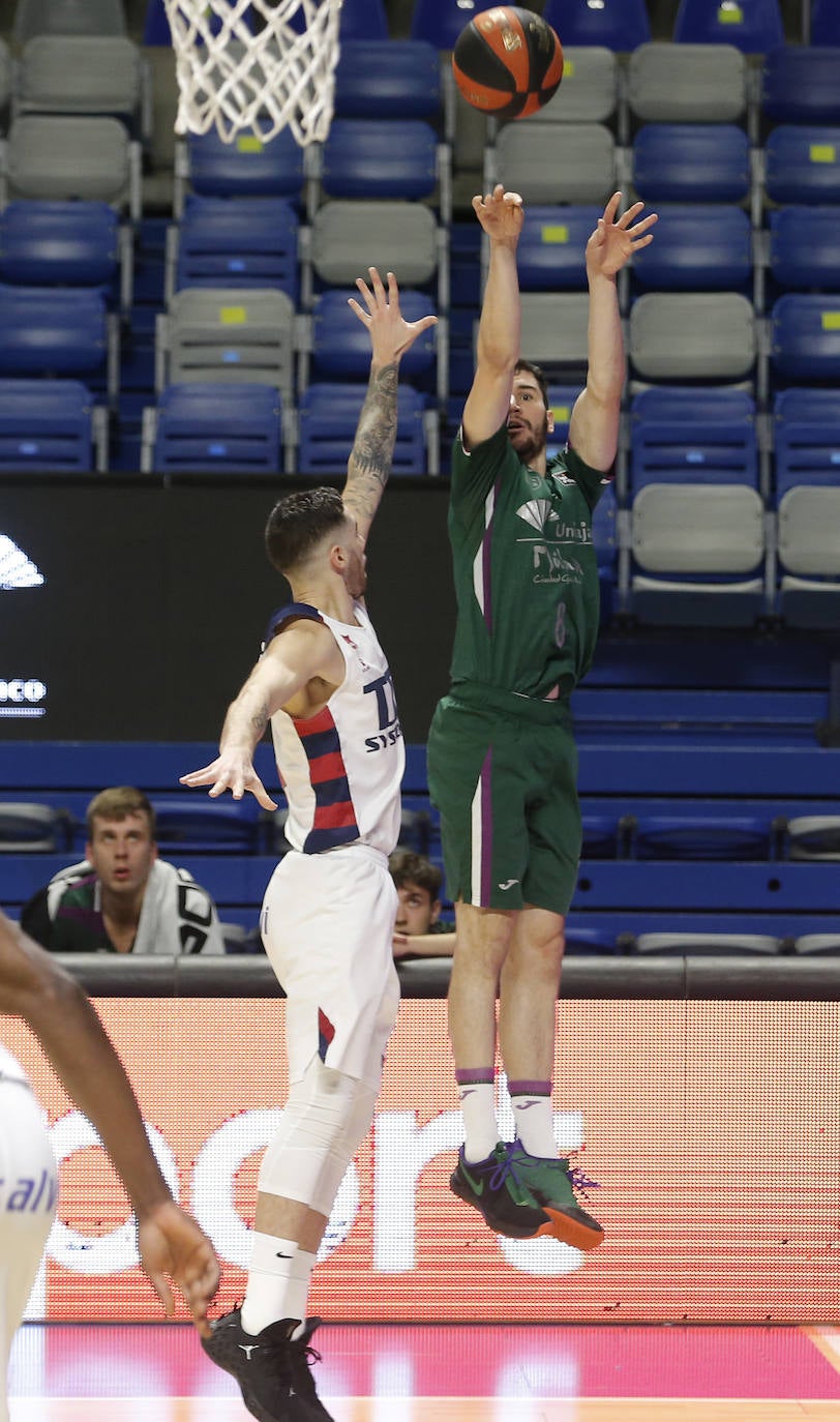 El Unicaja, derrotado en casa por el Baskonia. 