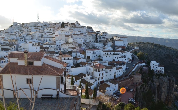 Vista del casco urbano de Comares. 