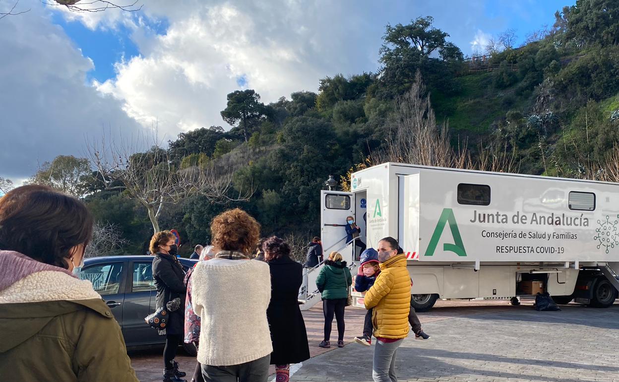 Salud incrementa los cribados en la provincia ante el avance de los contagios