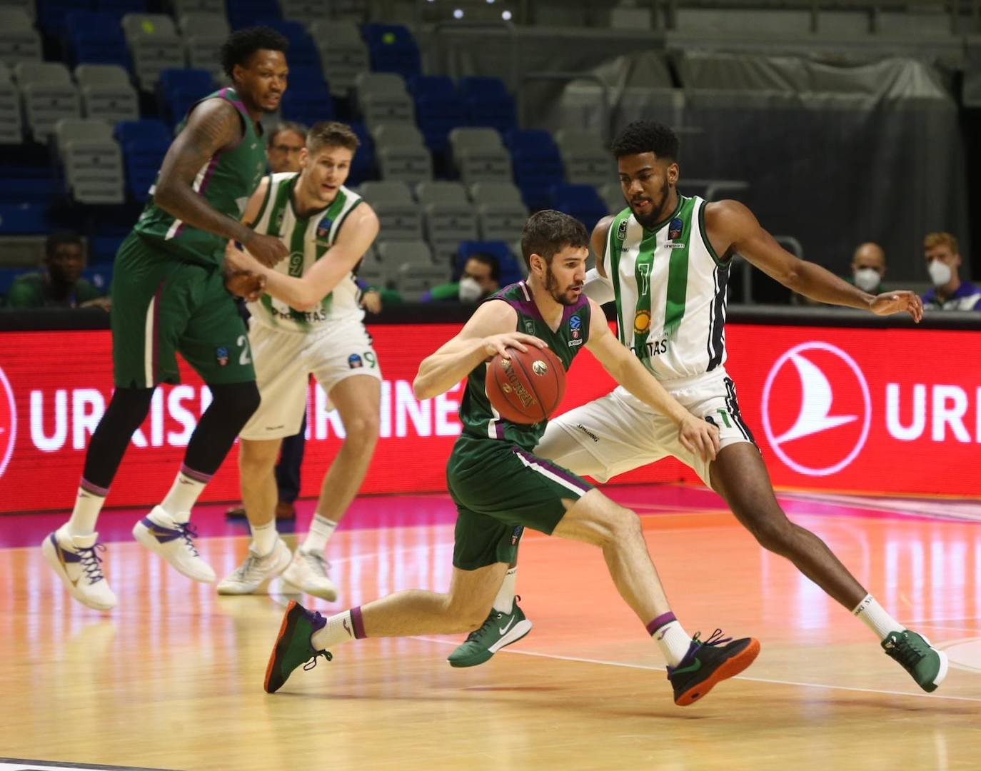 La segunda fase de la Eurocup arrancó en el Martín Carpena