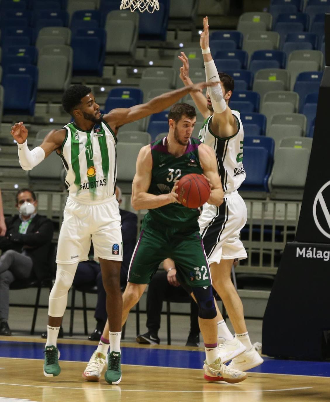 La segunda fase de la Eurocup arrancó en el Martín Carpena