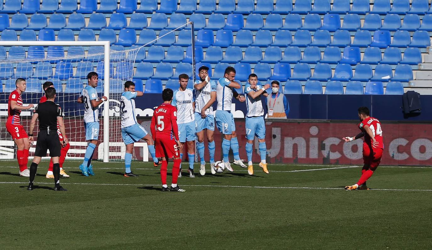 El Málaga reaccionó demasiado tarde ante el Granada (1-2)