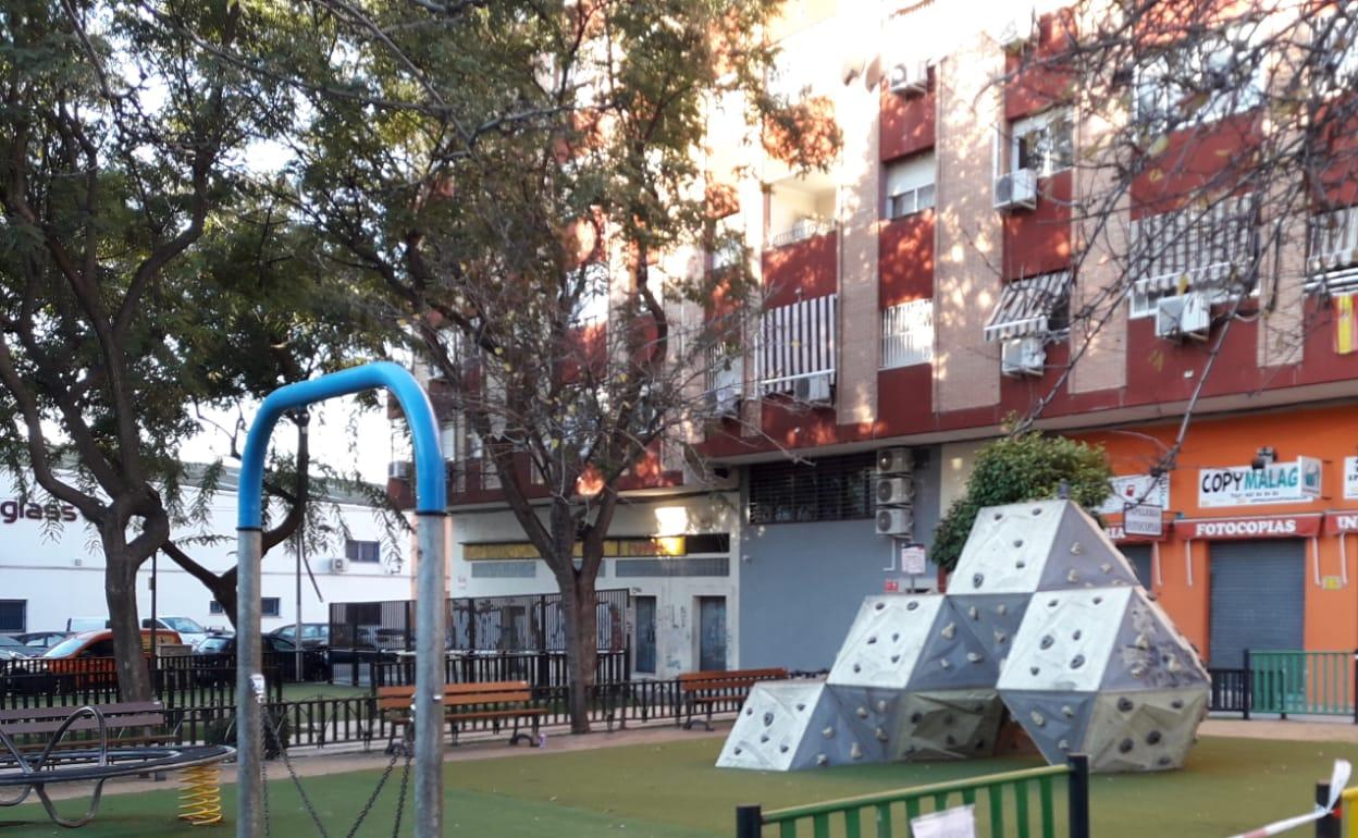 Málaga vuelve a cerrar los parques infantiles y a limitar el aforo en bares y comercios | diario sur
