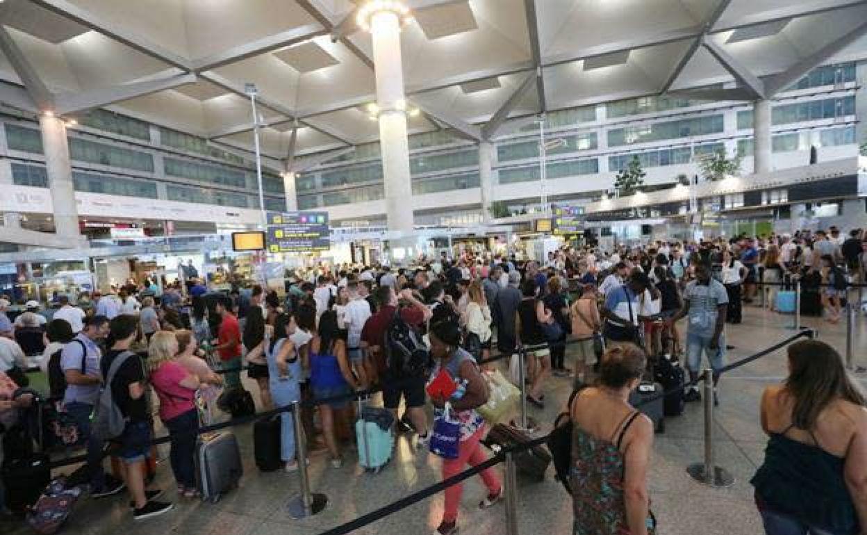 Imagen de archivo del Aeropuerto de Málaga del verano anterior a la pandemia. 