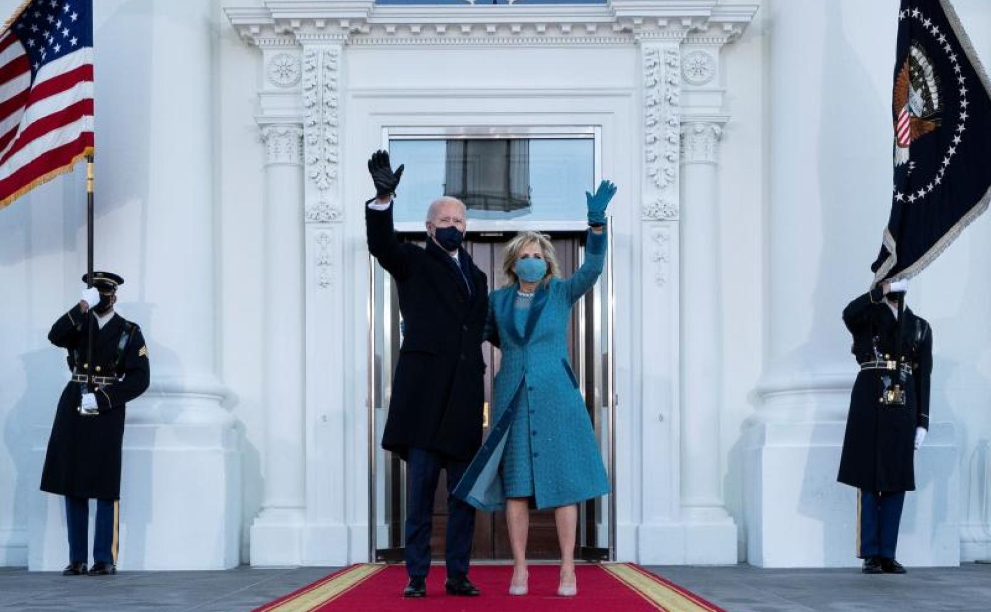 El nuevo presidente de Estados Unidos, Joe Biden, y su mujer, Jill Biden, en la Casa Blanca.