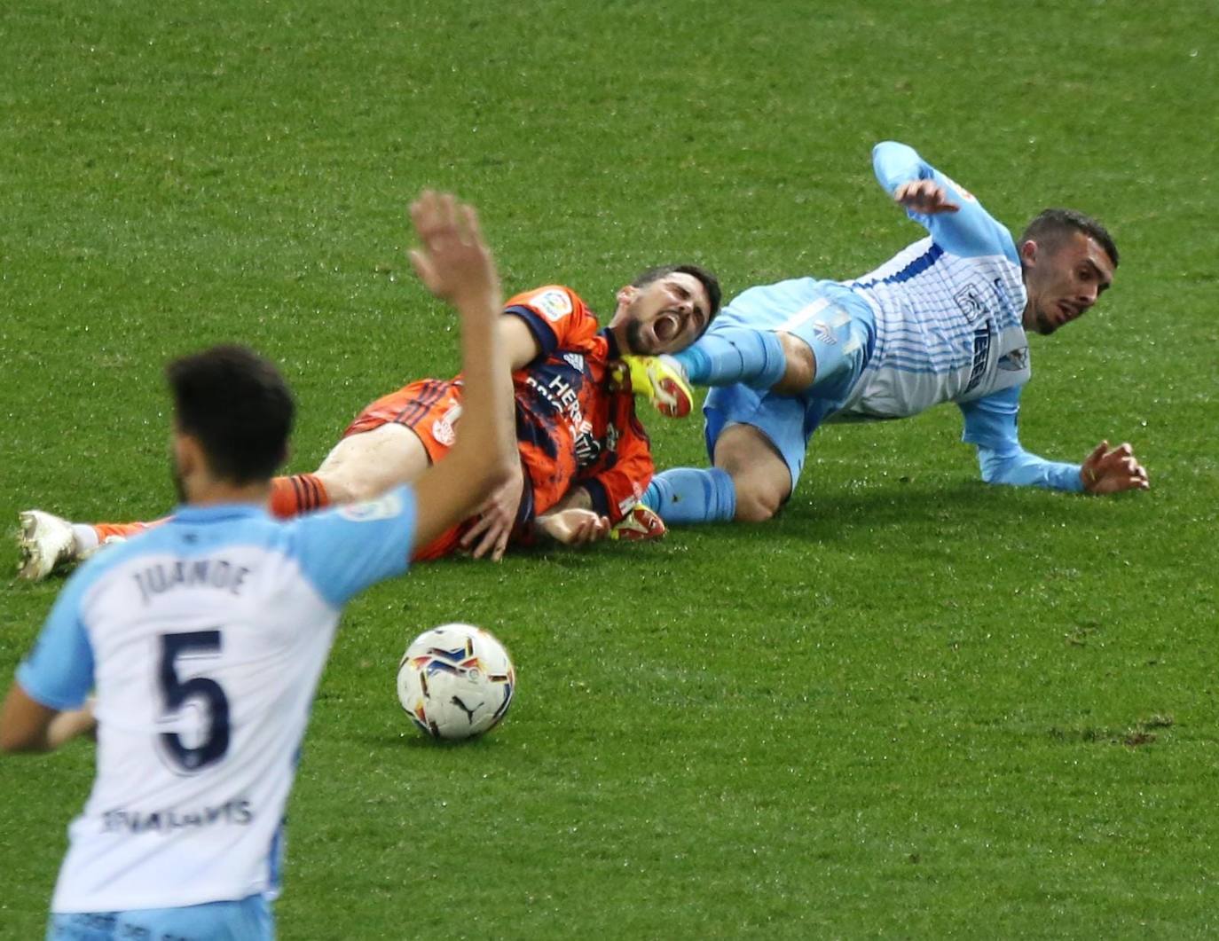 El Málaga, obligado a remontar desde los primeros minutos 