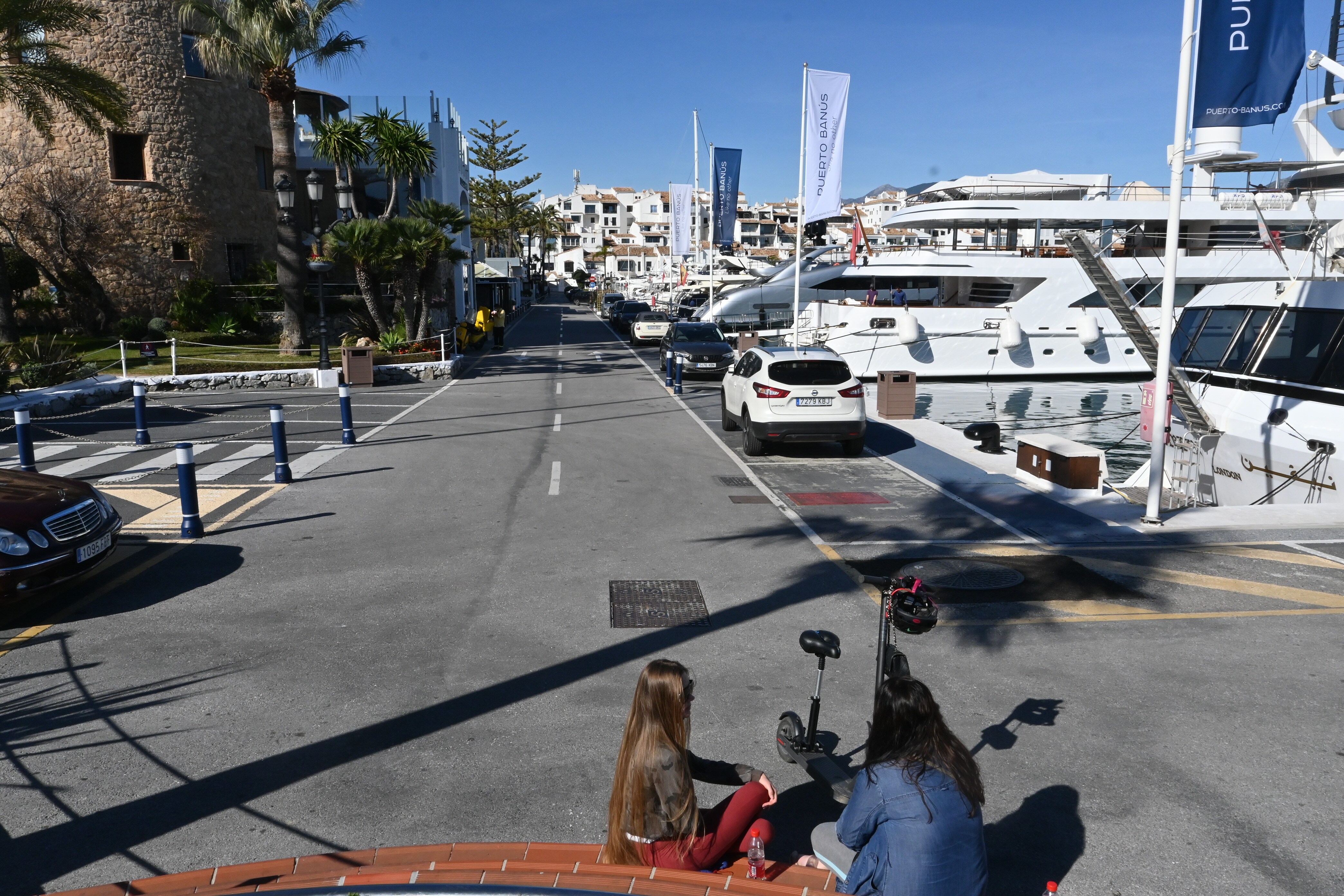 Las nuevas medidas restrictivas afectan a más de 250.000 habitantes al entrar estos municipios en nivel cuatro de alerta extrema