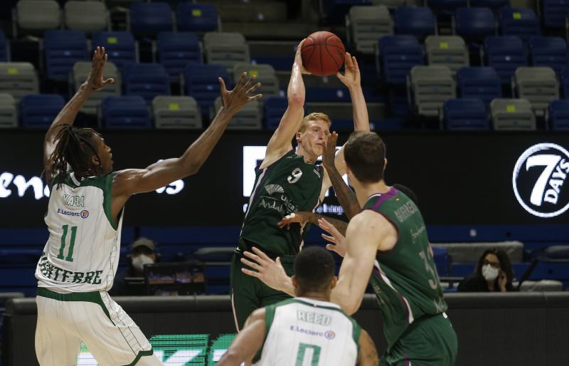 El equipo malagueño, hundido, entierra sus opciones en la Eurocup