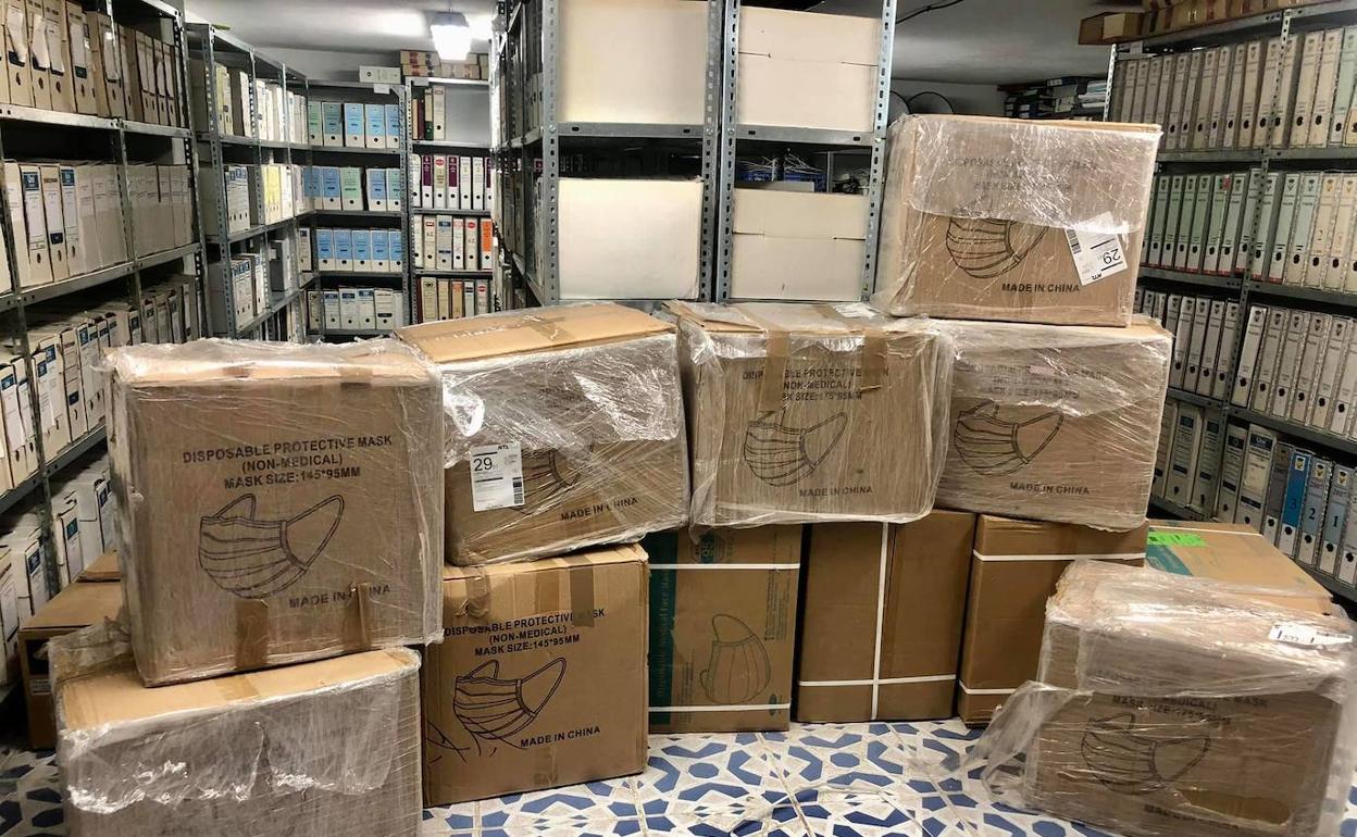 El último envío ha llegado recientemente, con 18.900 mascarillas. 