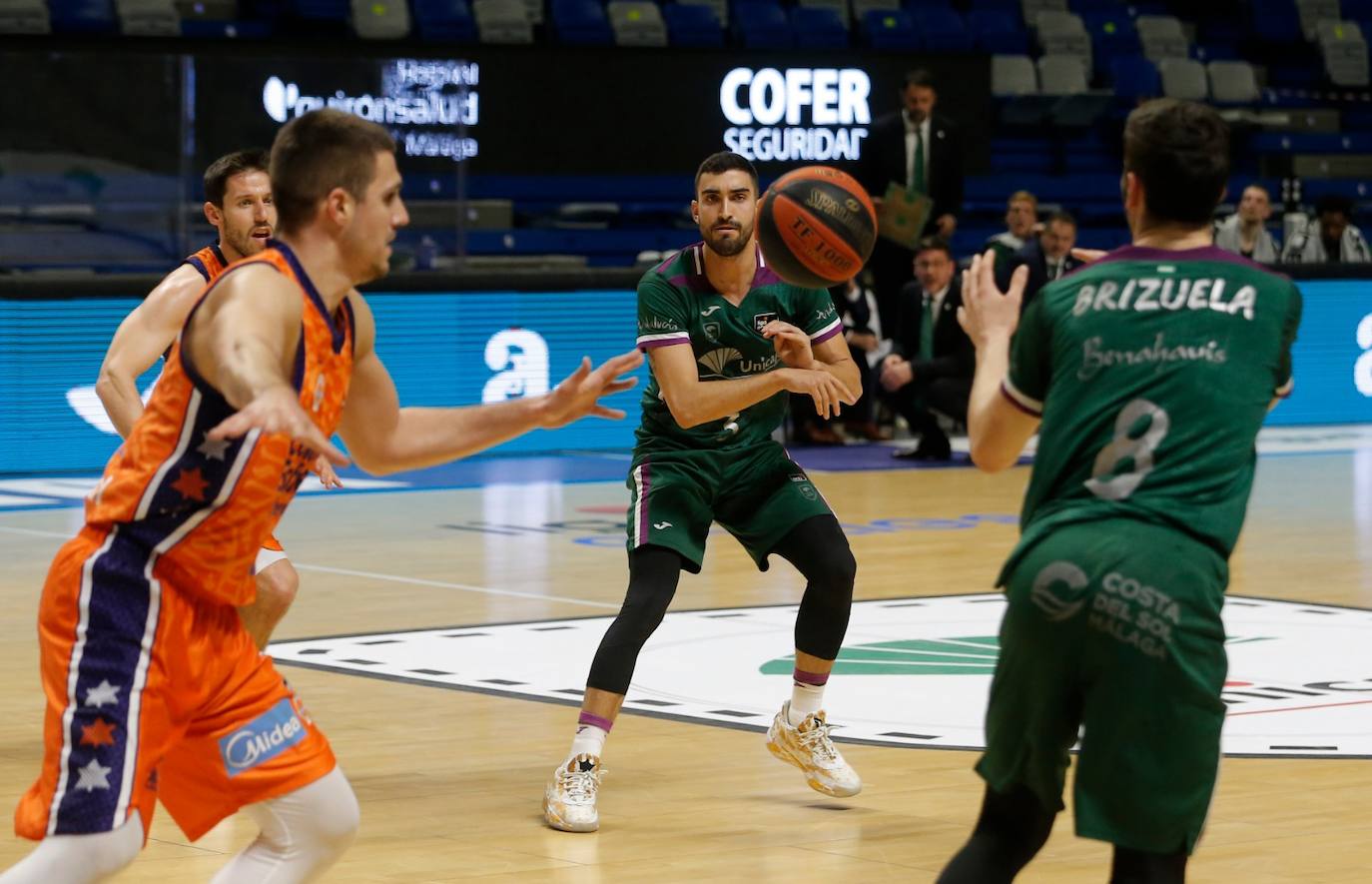 Derrota del Unicaja en casa ante el Valencia Basket. 