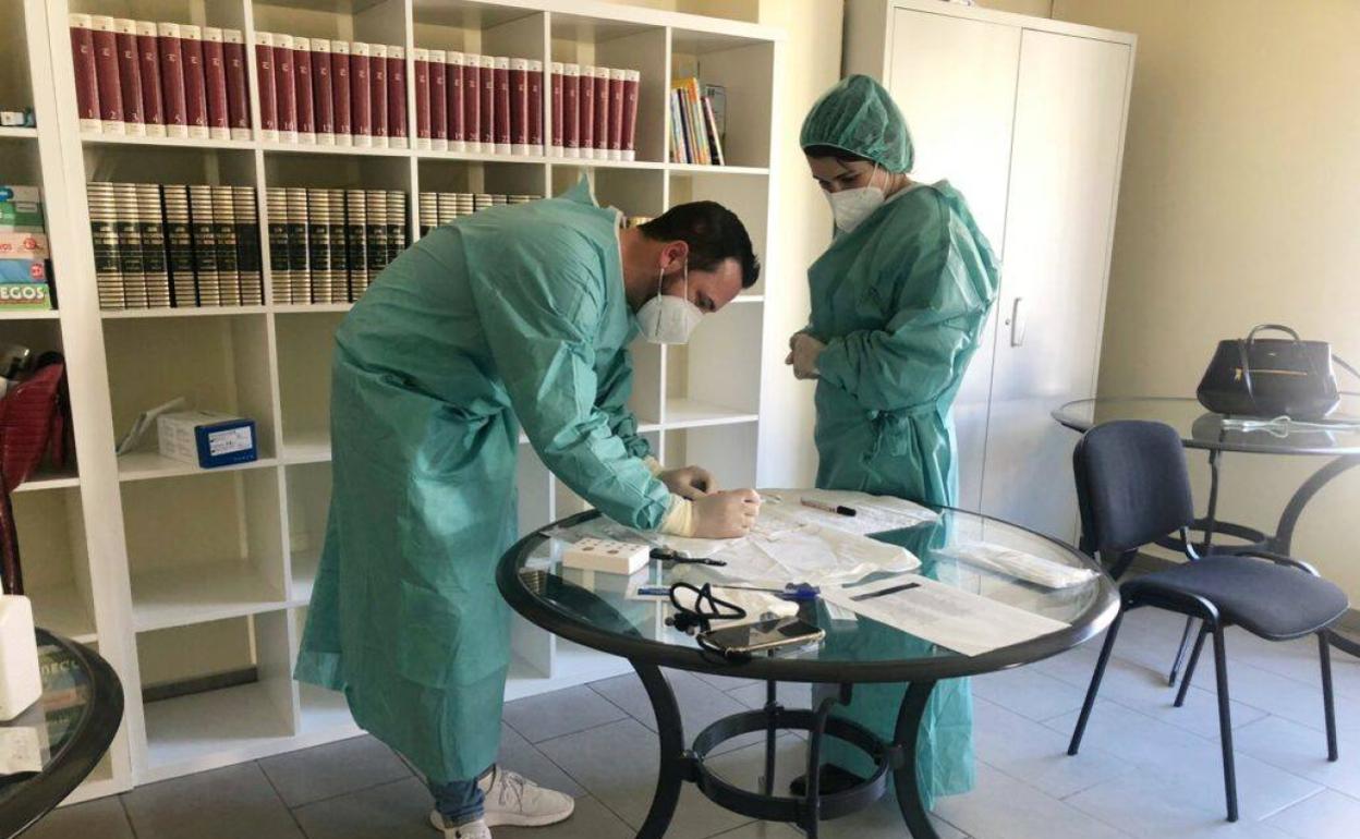 Casares supera la incidencia de 1. 000 contagios y se une a la lista de municipios que cerrará toda actividad no esencial | diario sur